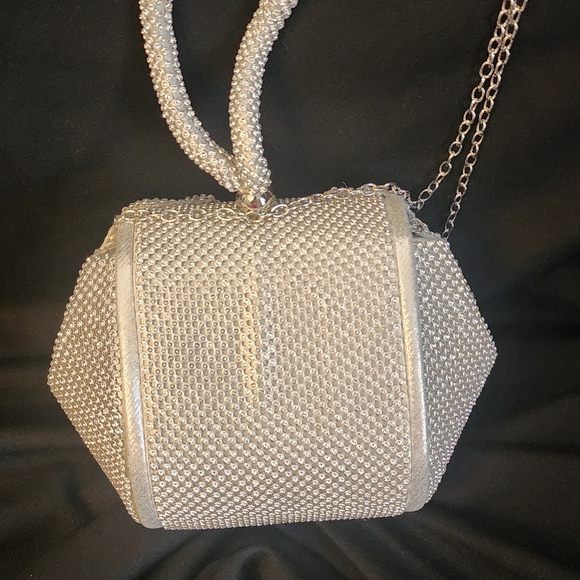 Natasha Diamond Decorative Bow Evening Bag w/ Chain & Handle!! - Picture 6 of 6
